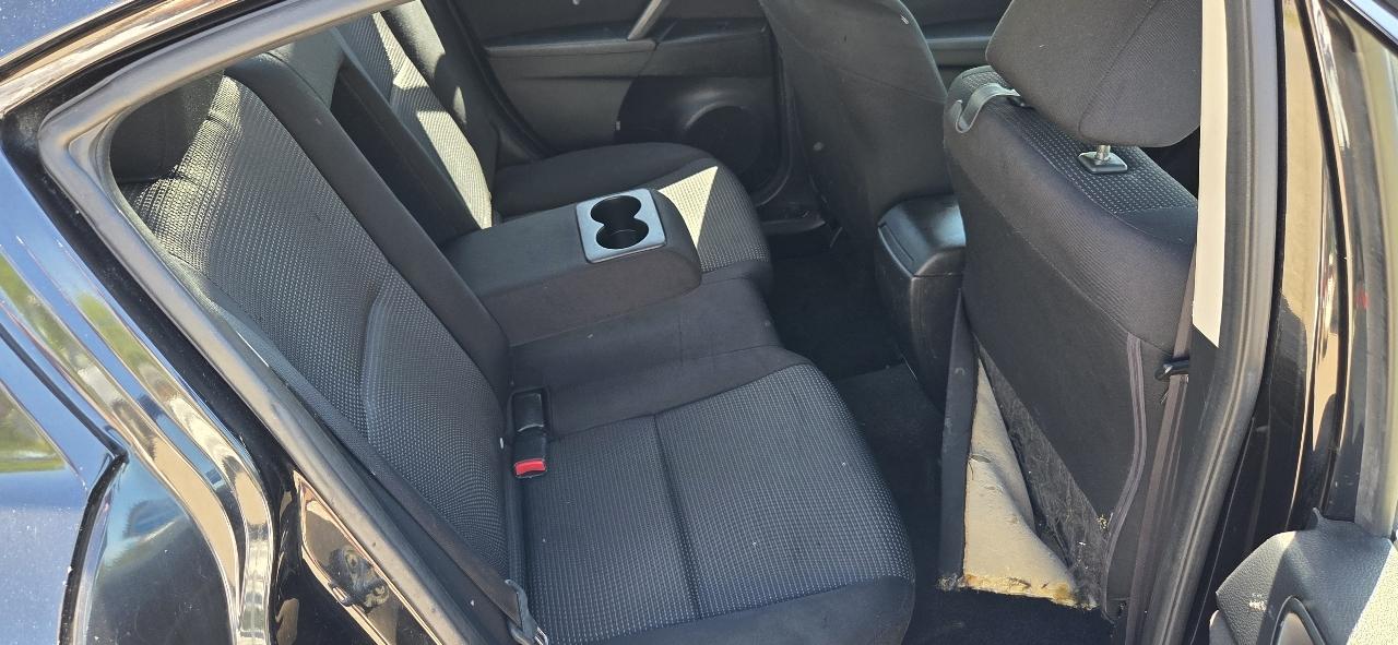 Mazda MAZDA3 i Touring 4-door 2012