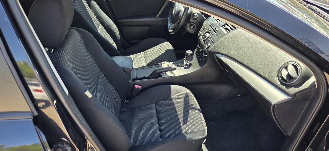 Mazda MAZDA3 i Touring 4-door 2012