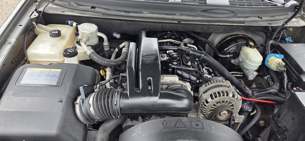 GMC Envoy XL Denali 4WD 2008