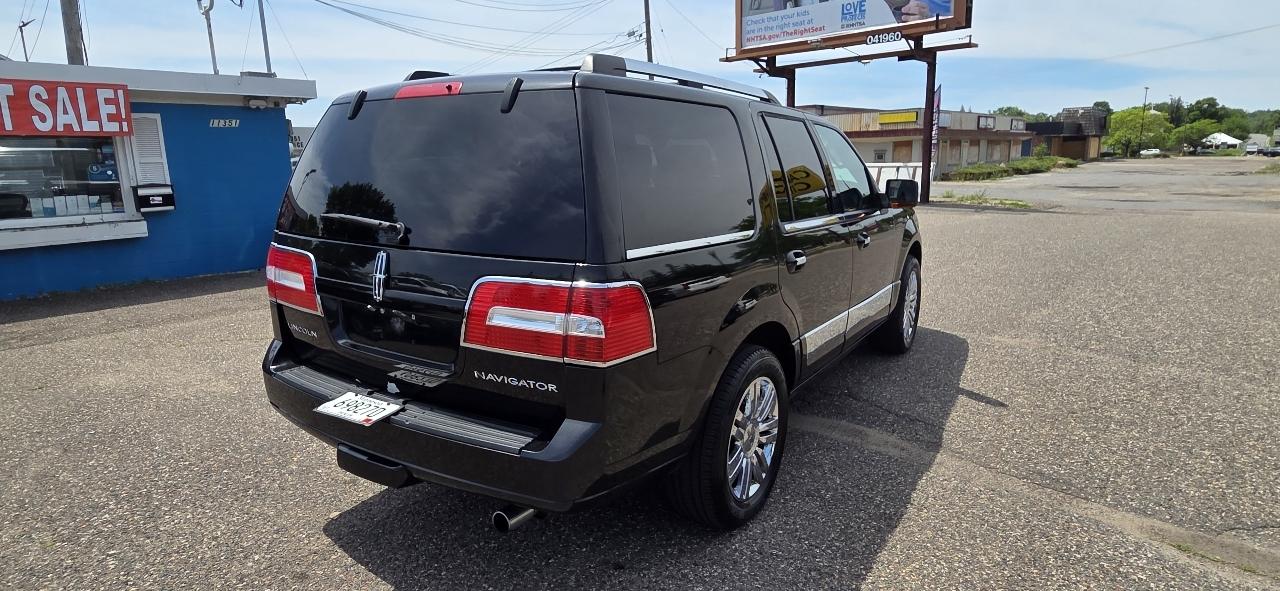 Lincoln Navigator 4WD 2011