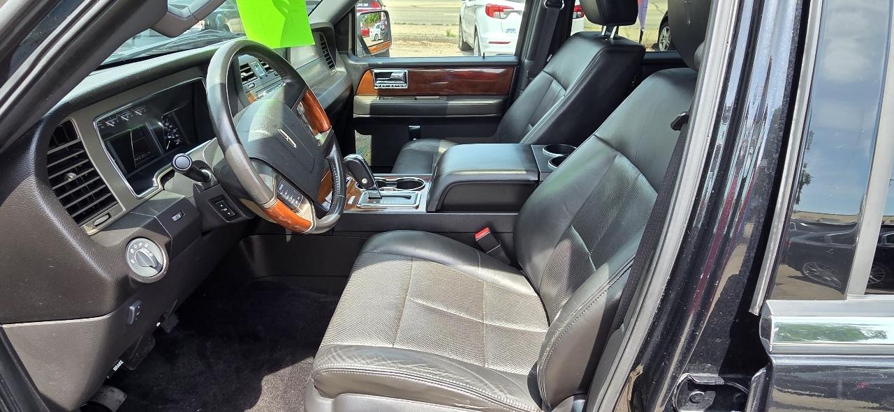 Lincoln Navigator 4WD 2011