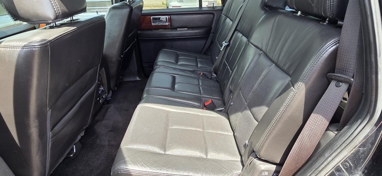 Lincoln Navigator 4WD 2011