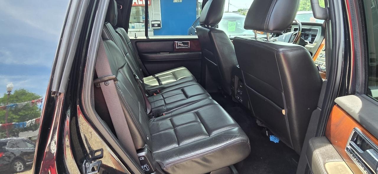 Lincoln Navigator 4WD 2011