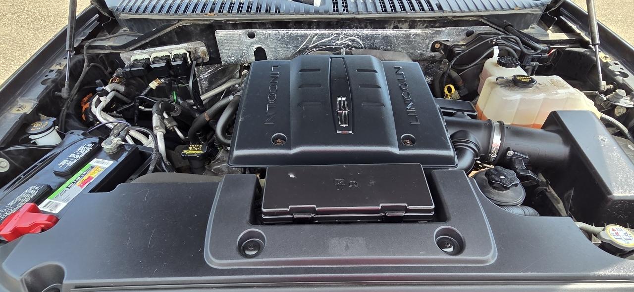 Lincoln Navigator 4WD 2011