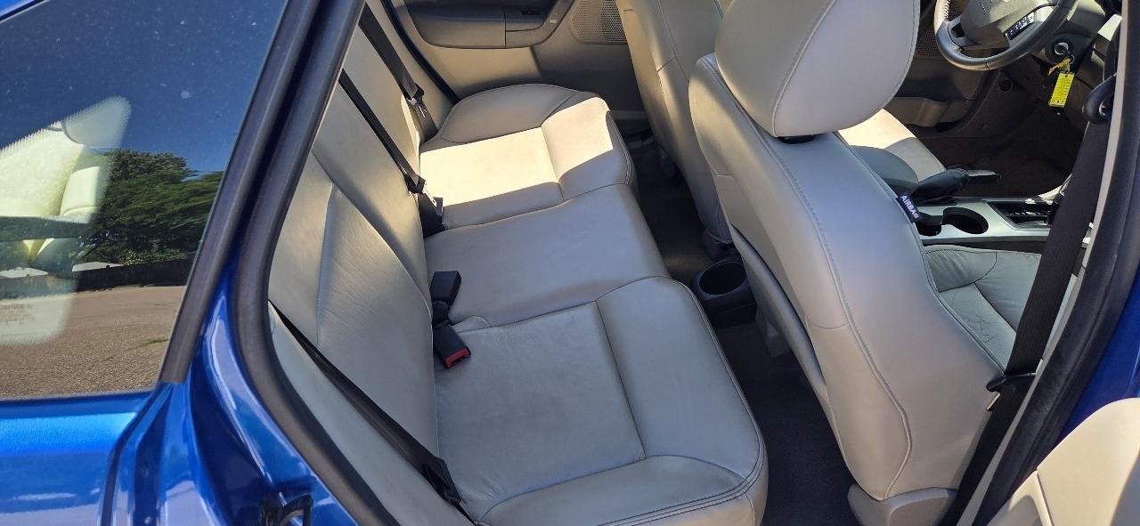 Ford Focus SES Sedan 2011