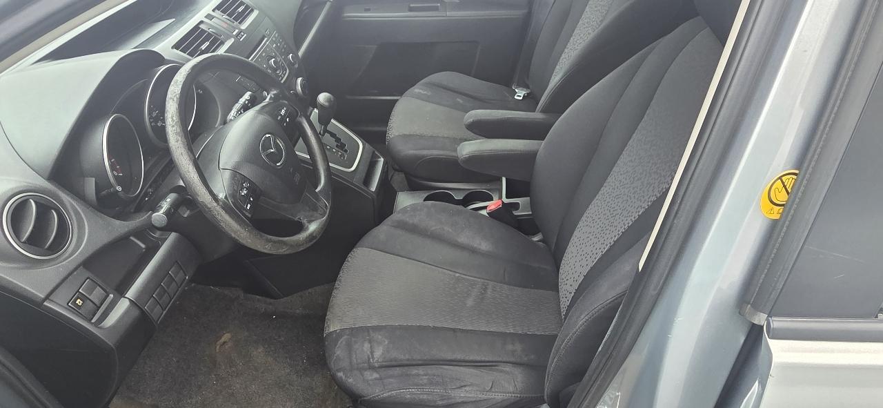 Mazda MAZDA5 Sport 2012