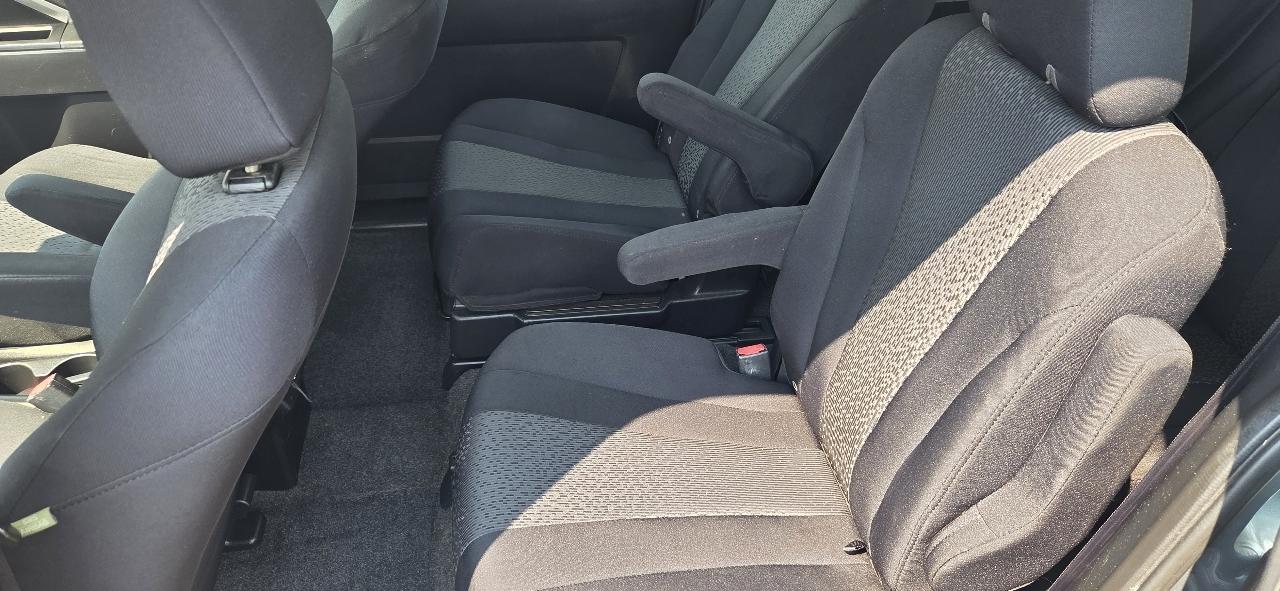 Mazda MAZDA5 Sport 2012