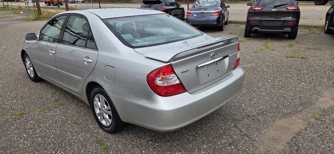 Toyota Camry LE V6 2004