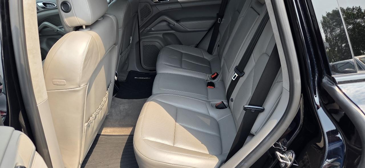 Porsche Cayenne GTS 2014