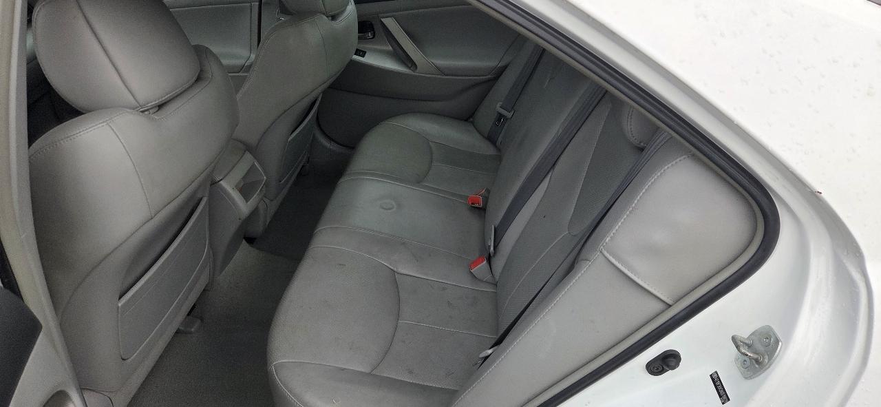 Toyota Camry SE 6-Spd AT 2010