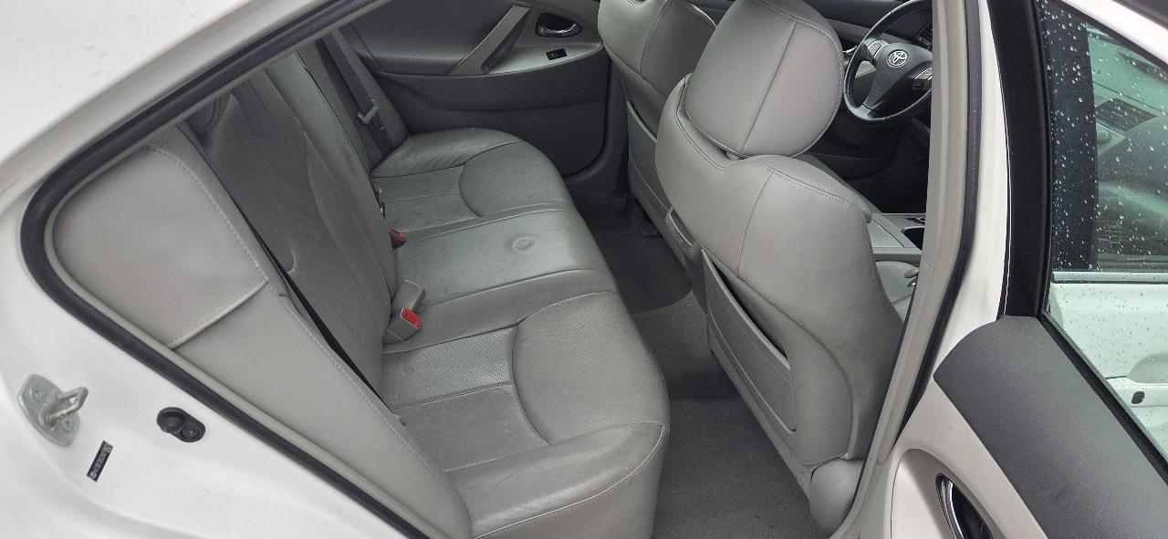 Toyota Camry SE 6-Spd AT 2010