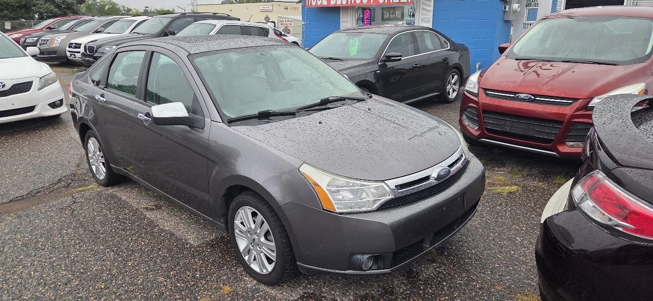 Ford Focus SEL Sedan 2010