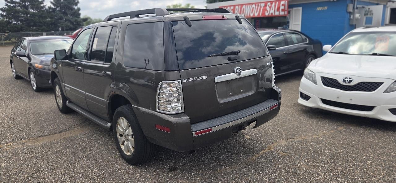 Mercury Mountaineer Base 4.0L AWD 2008