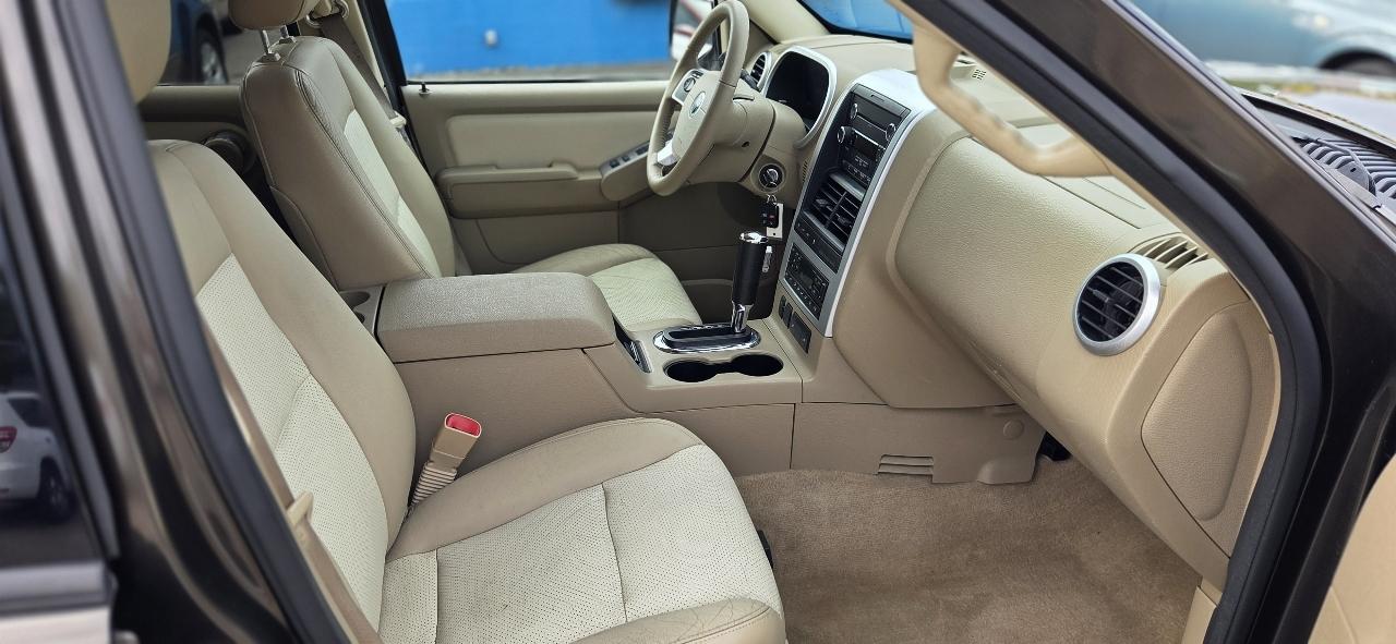 Mercury Mountaineer Base 4.0L AWD 2008