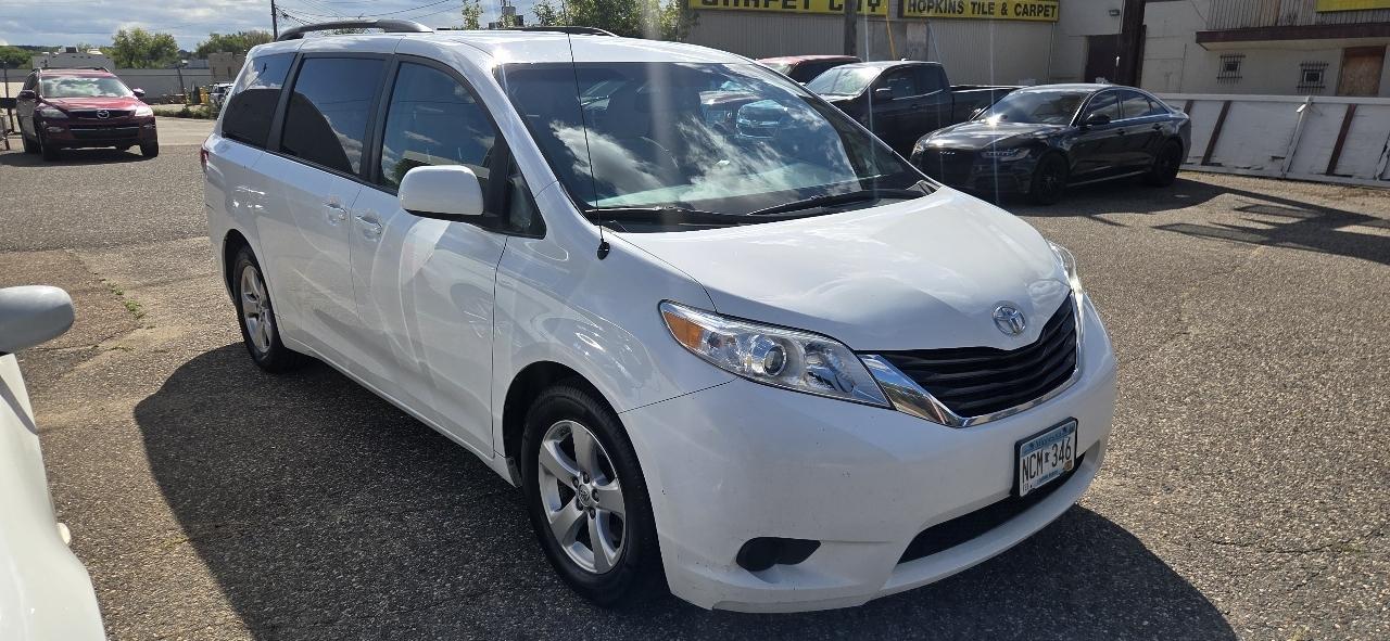 Toyota Sienna LE FWD 8-Passenger V6 2014