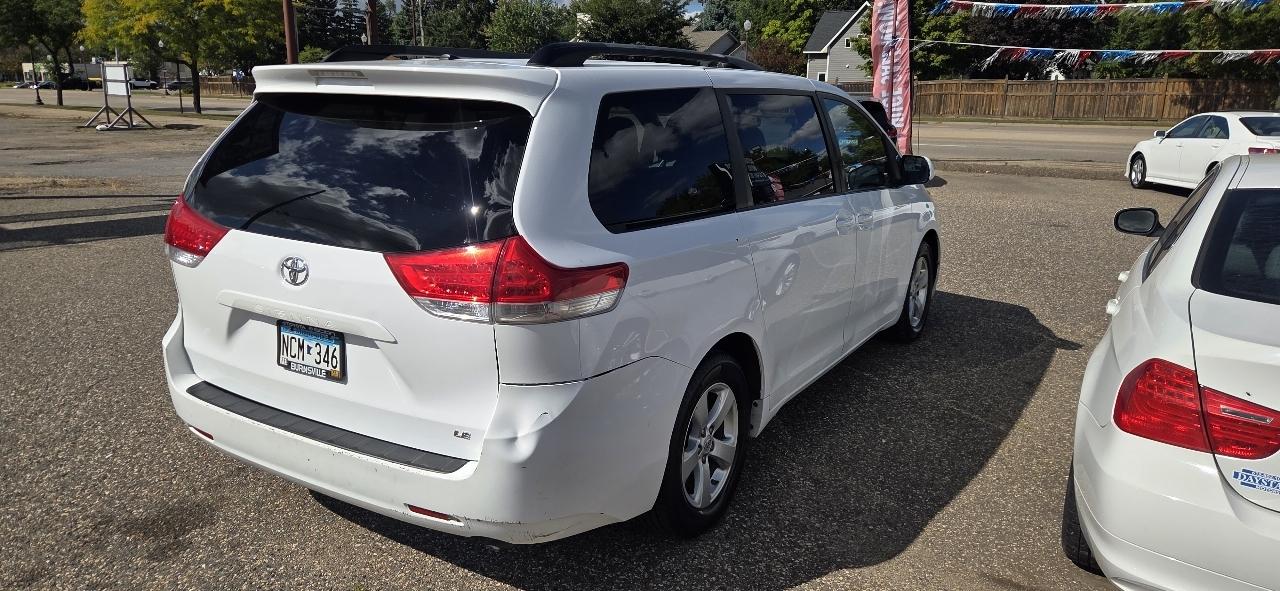 Toyota Sienna LE FWD 8-Passenger V6 2014