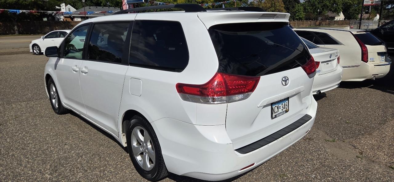 Toyota Sienna LE FWD 8-Passenger V6 2014