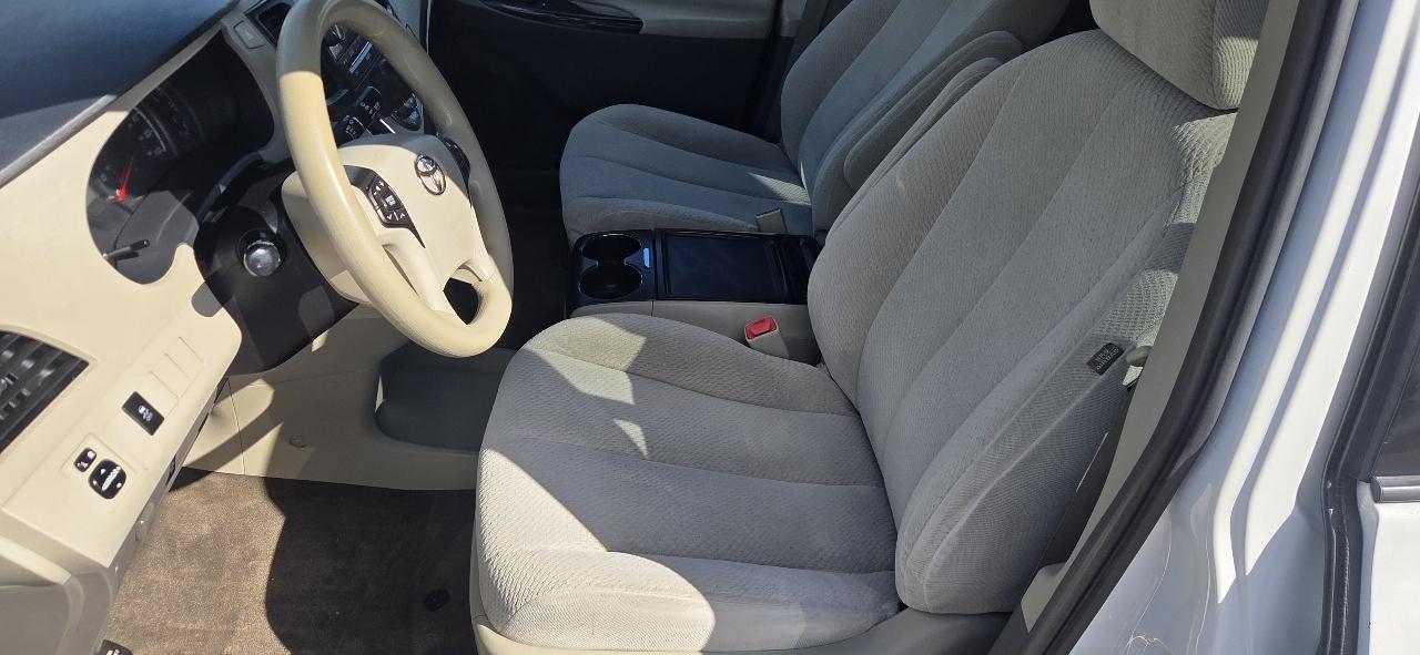 Toyota Sienna LE FWD 8-Passenger V6 2014