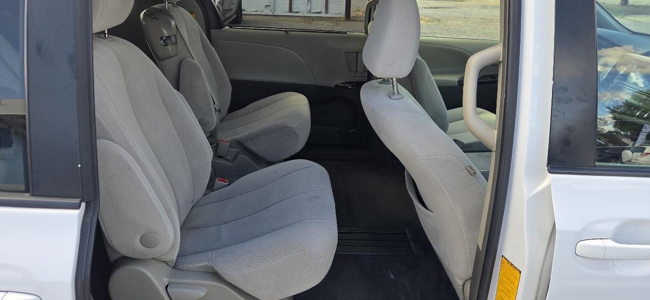 Toyota Sienna LE FWD 8-Passenger V6 2014