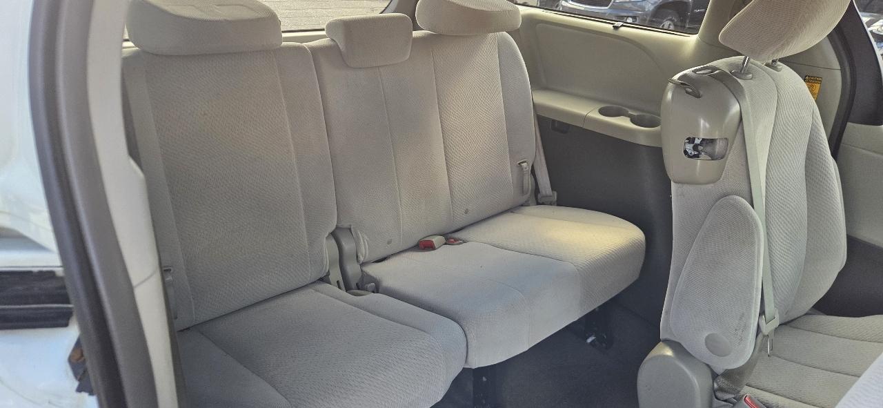 Toyota Sienna LE FWD 8-Passenger V6 2014