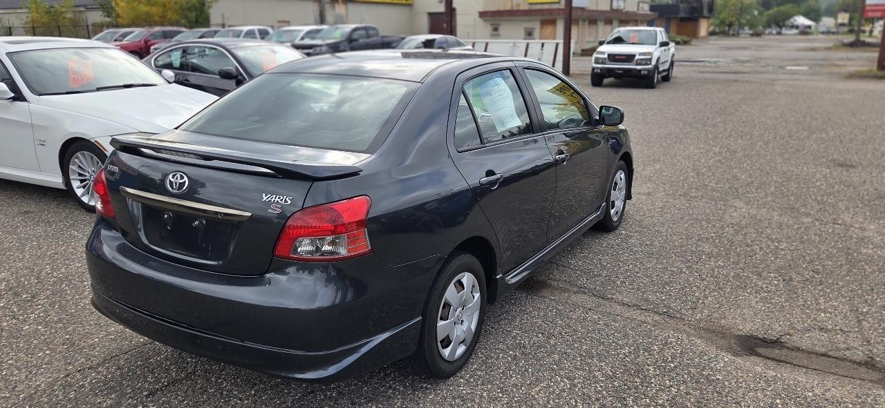 Toyota Yaris Sedan S 4-Speed AT 2009