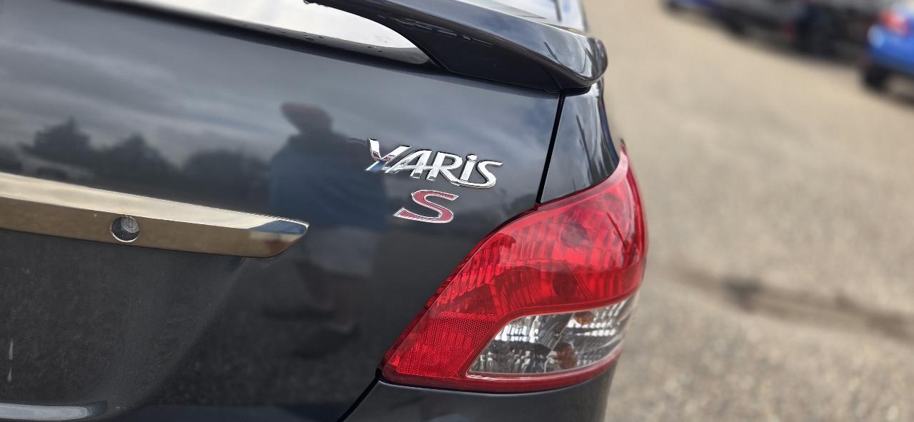 Toyota Yaris Sedan S 4-Speed AT 2009