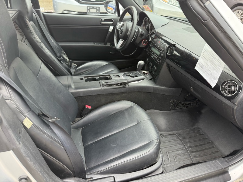 Mazda MX-5 Miata Touring Power Retractable Hardtop 2008