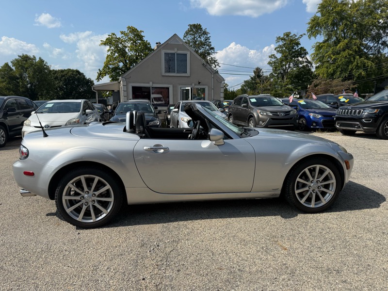 Mazda MX-5 Miata Touring Power Retractable Hardtop 2008