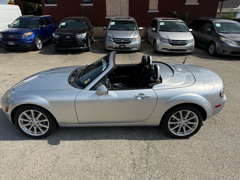 Mazda MX-5 Miata Touring Power Retractable Hardtop 2008