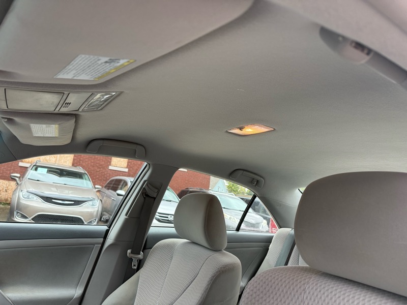 Toyota Camry 4dr Sedan LE Auto 2011