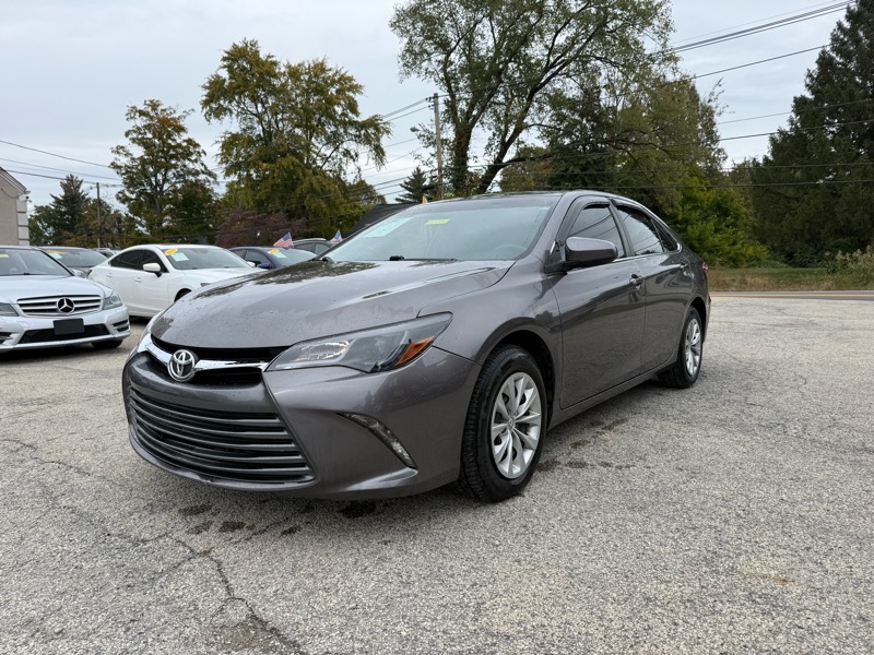 2015 Toyota Camry LE 4D Sedan