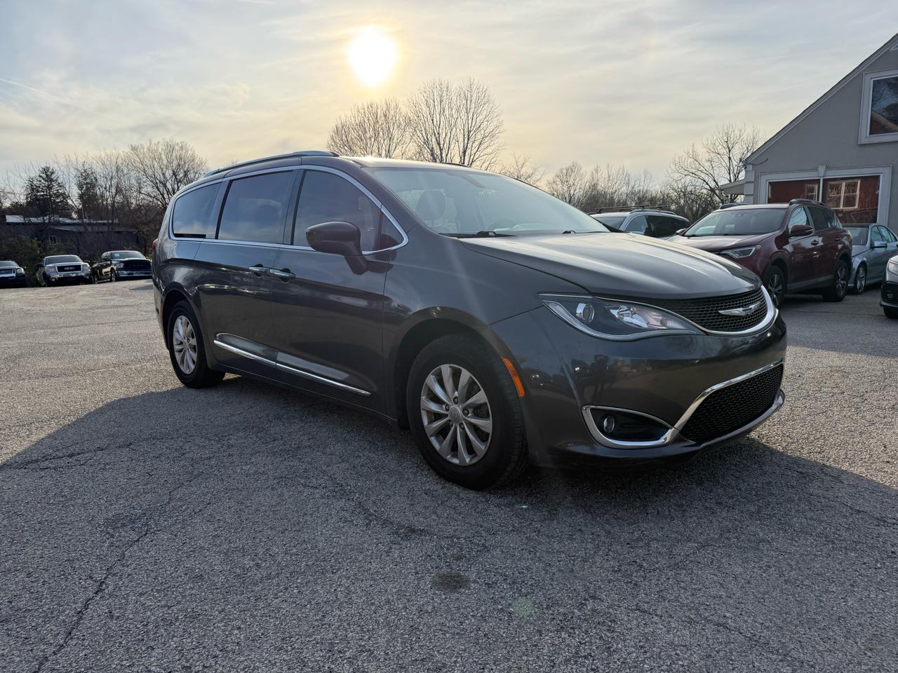 2018 Chrysler Pacifica Touring-L