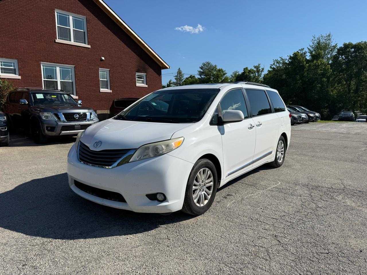 2012 Toyota Sienna XLE FWD 8-Passenger V6