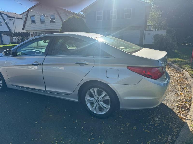 Hyundai Sonata Limited Auto 2011 Hyundai Sonata Limited Auto 2011