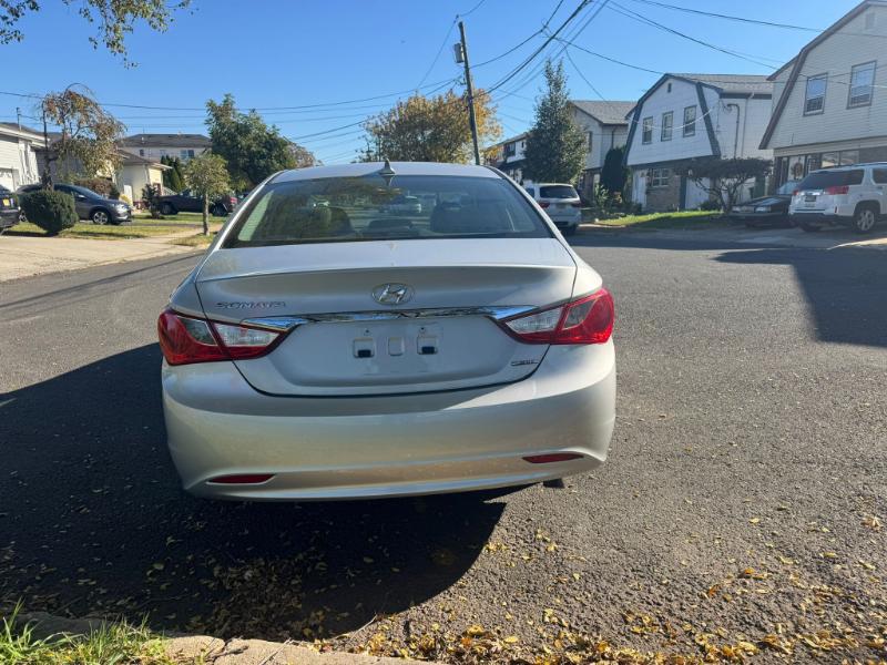 Hyundai Sonata Limited Auto 2011 Hyundai Sonata Limited Auto 2011
