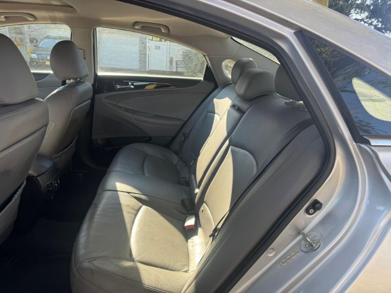 Hyundai Sonata Limited Auto 2011 Hyundai Sonata Limited Auto 2011