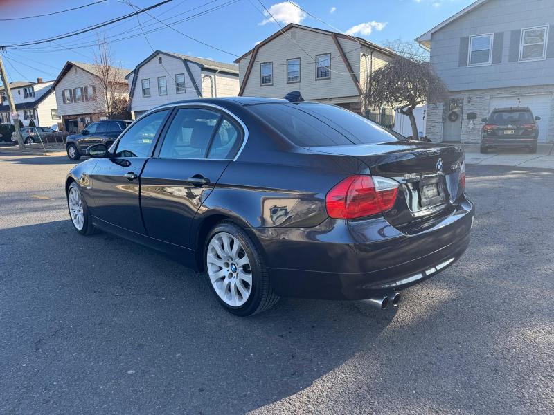 BMW 3-Series 330xi Sedan 2006