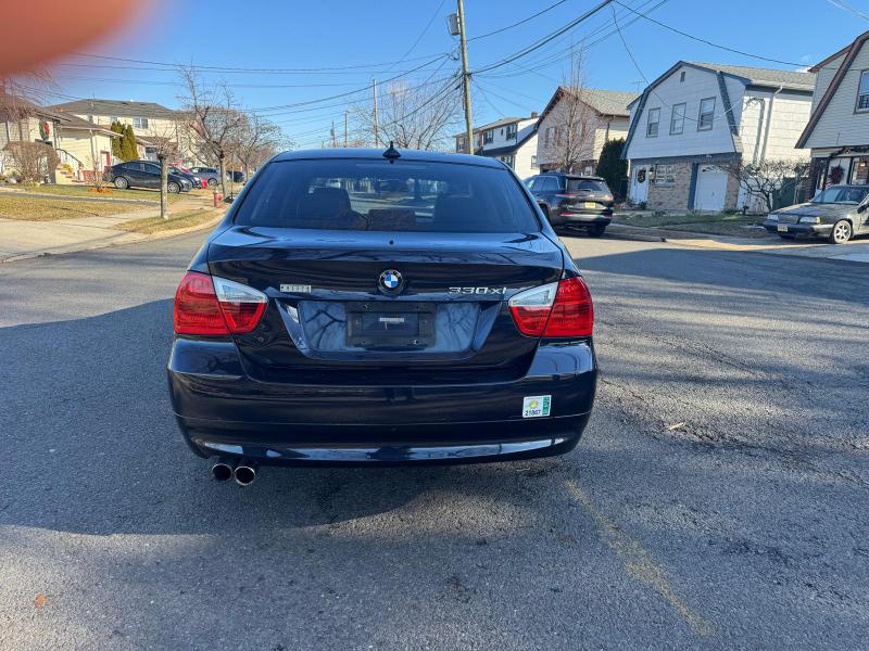 BMW 3-Series 330xi Sedan 2006