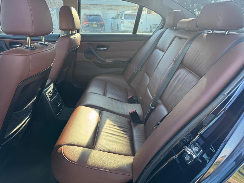 BMW 3-Series 330xi Sedan 2006