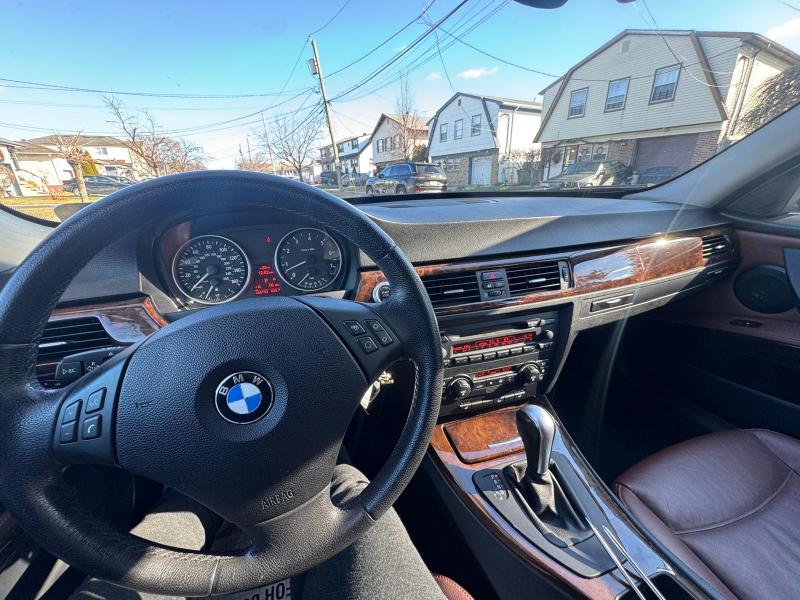 BMW 3-Series 330xi Sedan 2006