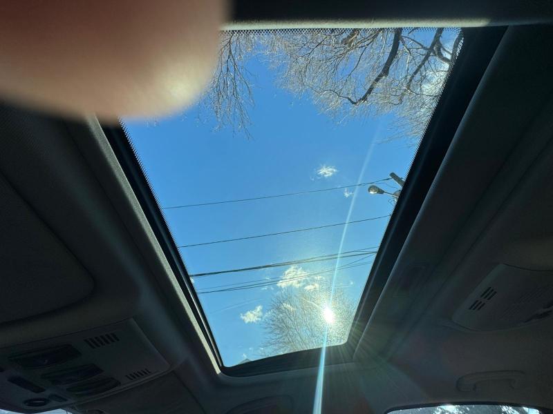 BMW 3-Series 330xi Sedan 2006