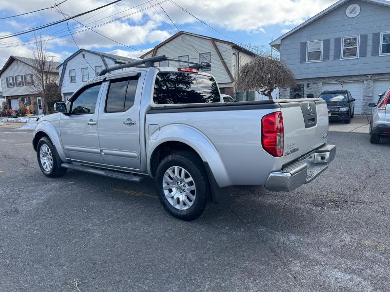 Nissan Frontier SL Crew Cab 4WD 2012
