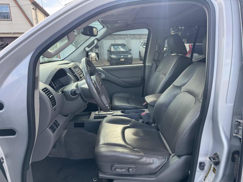 Nissan Frontier SL Crew Cab 4WD 2012