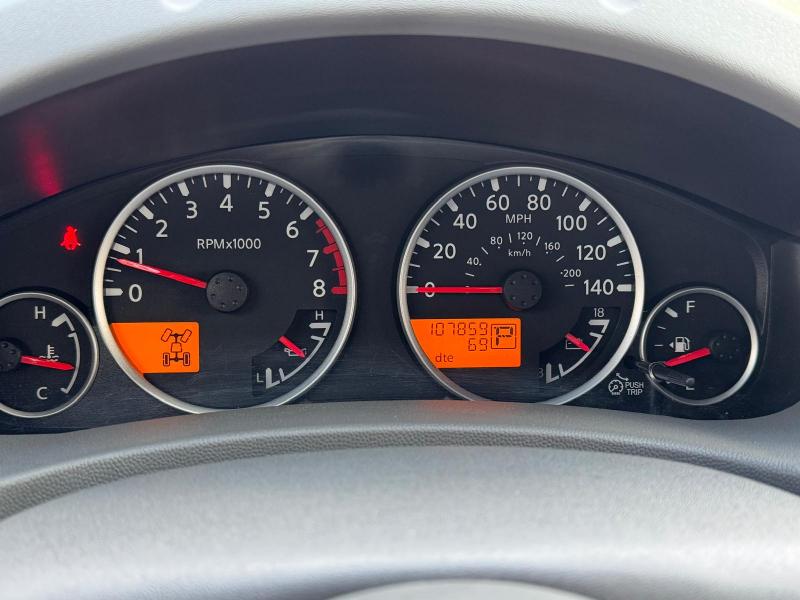 Nissan Frontier SL Crew Cab 4WD 2012