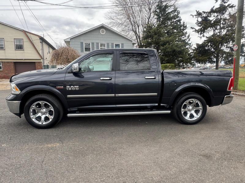 RAM 1500 Laramie Crew Cab SWB 4WD 2014