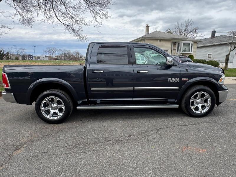 RAM 1500 Laramie Crew Cab SWB 4WD 2014