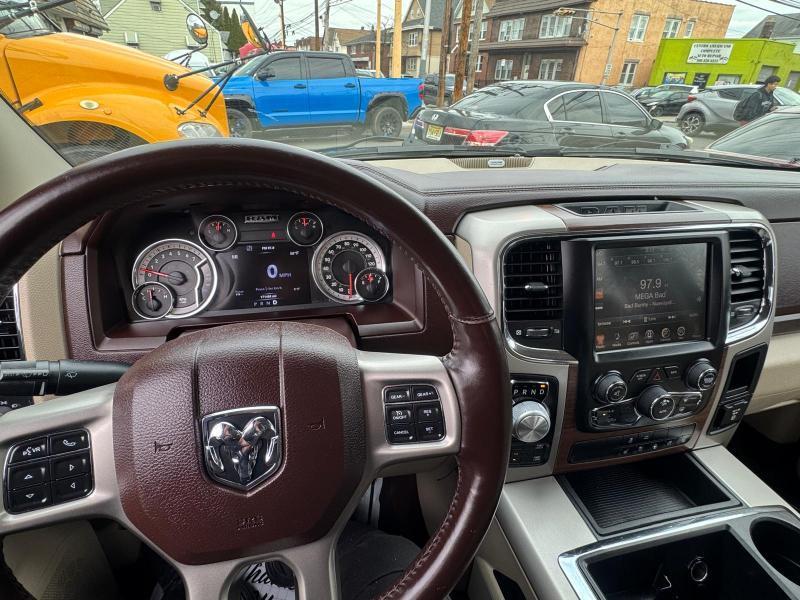 RAM 1500 Laramie Crew Cab SWB 4WD 2014