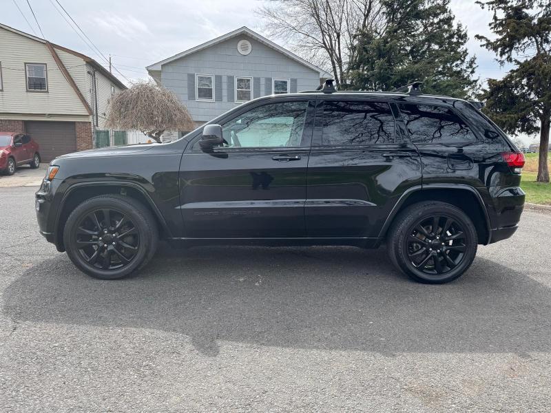 Jeep Grand Cherokee Laredo 4WD 2017