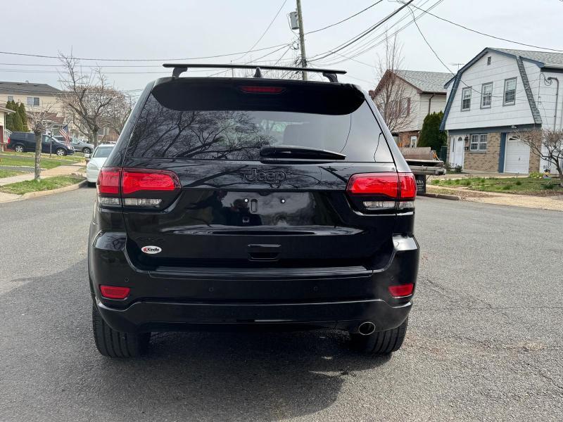 Jeep Grand Cherokee Laredo 4WD 2017