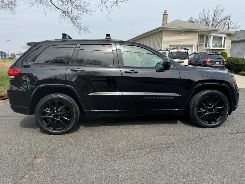Jeep Grand Cherokee Laredo 4WD 2017